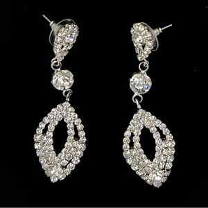 ✨🎊✨ BELLISSIMA SPARKLING DROP EARRINGS